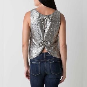 Buckle BKE Boutique Silver Sequin Sleeveless Tank Top with Bows
